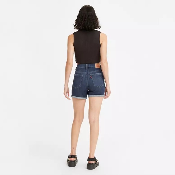 Levi’s Mid Length Shorts - Picture 4 of 4